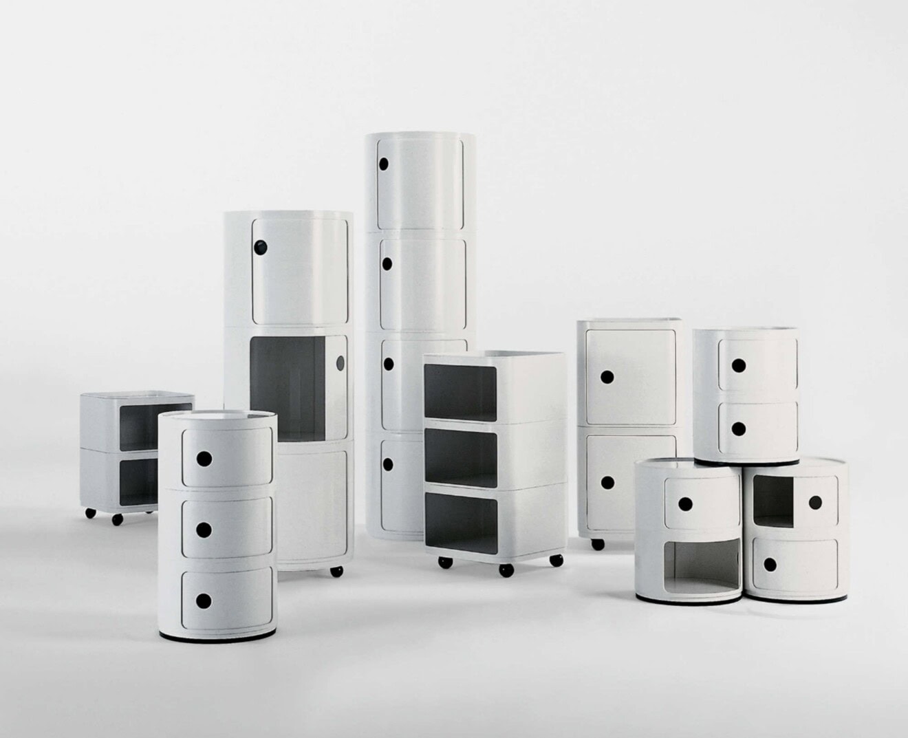 kartell-componibili-anna-castelli-ferrieri-header-aucoot-estate-agents