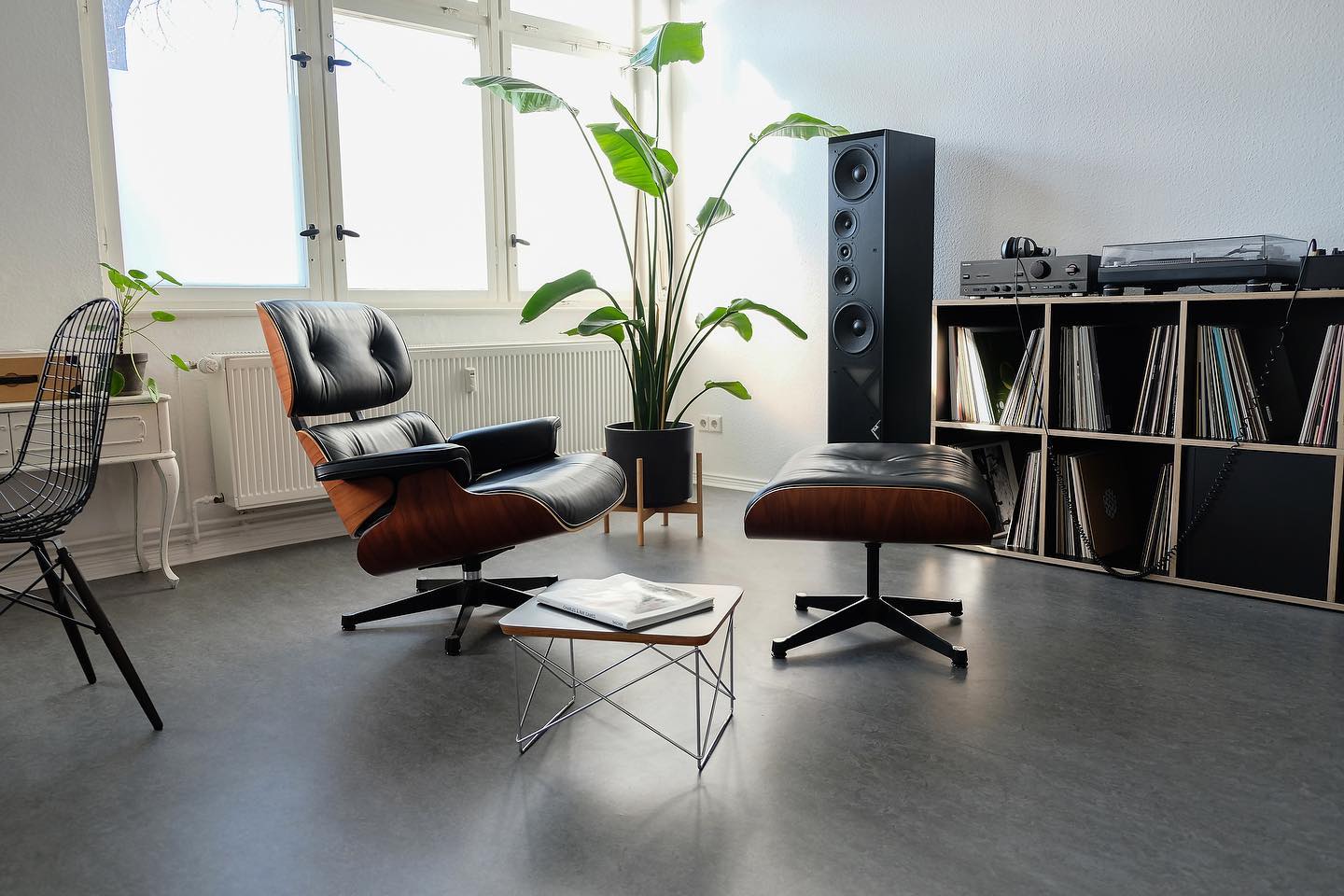 eames chair au