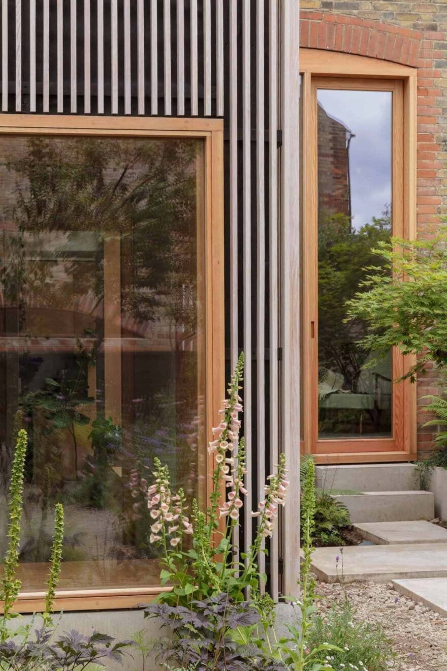 Christian-Bailey-Architects-Douglas-Fir-House-Aucoot-Journal-Modern-House-Extension